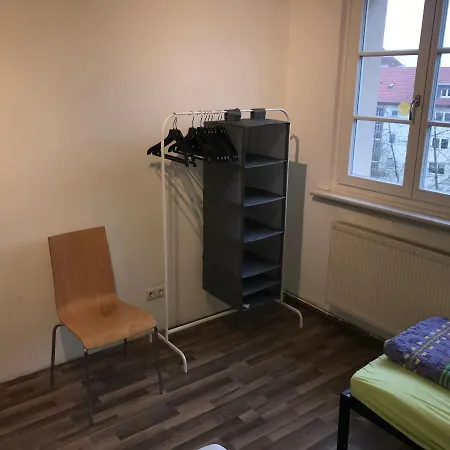 @ Ysenburgstrasse Apartman *